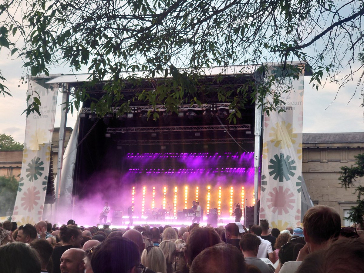 Terrible photo but a great fun night. Thanks <a href="/shedseven/">Shed Seven</a>