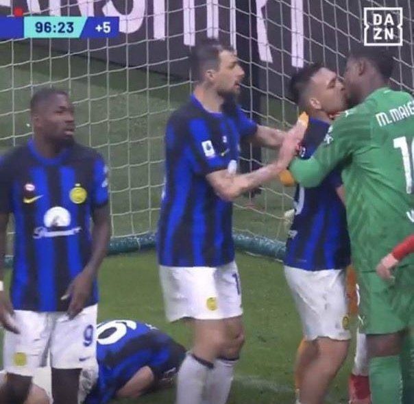 nocontextfooty's tweet photo. https://t.co/74U7rvMWsg