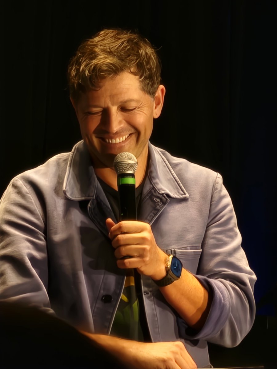 ListenCelestial's tweet photo. I use the motion photo feature, so every photo I take, I am able to have a small video or gif with it. 

Here is the action video for this lovely photo of Misha.

#MishaCollins https://t.co/810CdQQTa0