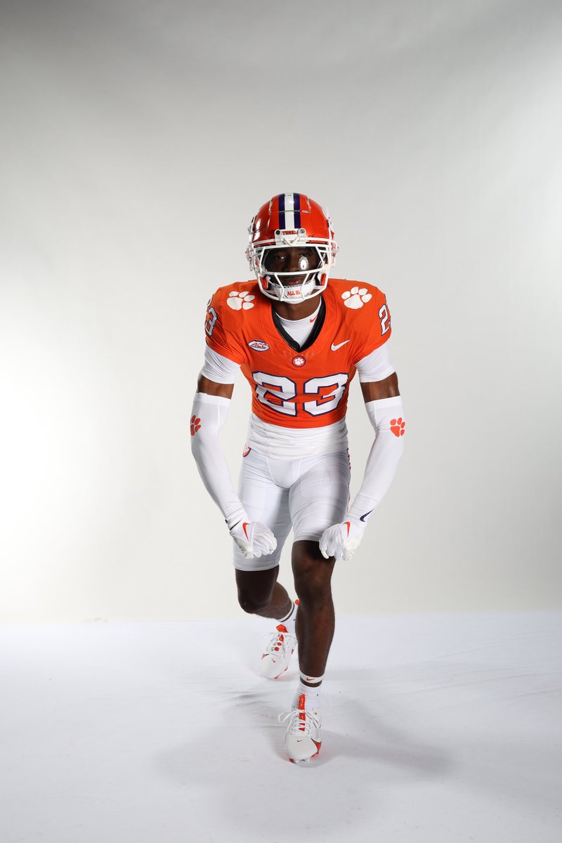 A2hton_'s tweet photo. Year 1 let’s do it!! 💯💯 @ClemsonFB #ALLIN https://t.co/vC1DrTqCzY
