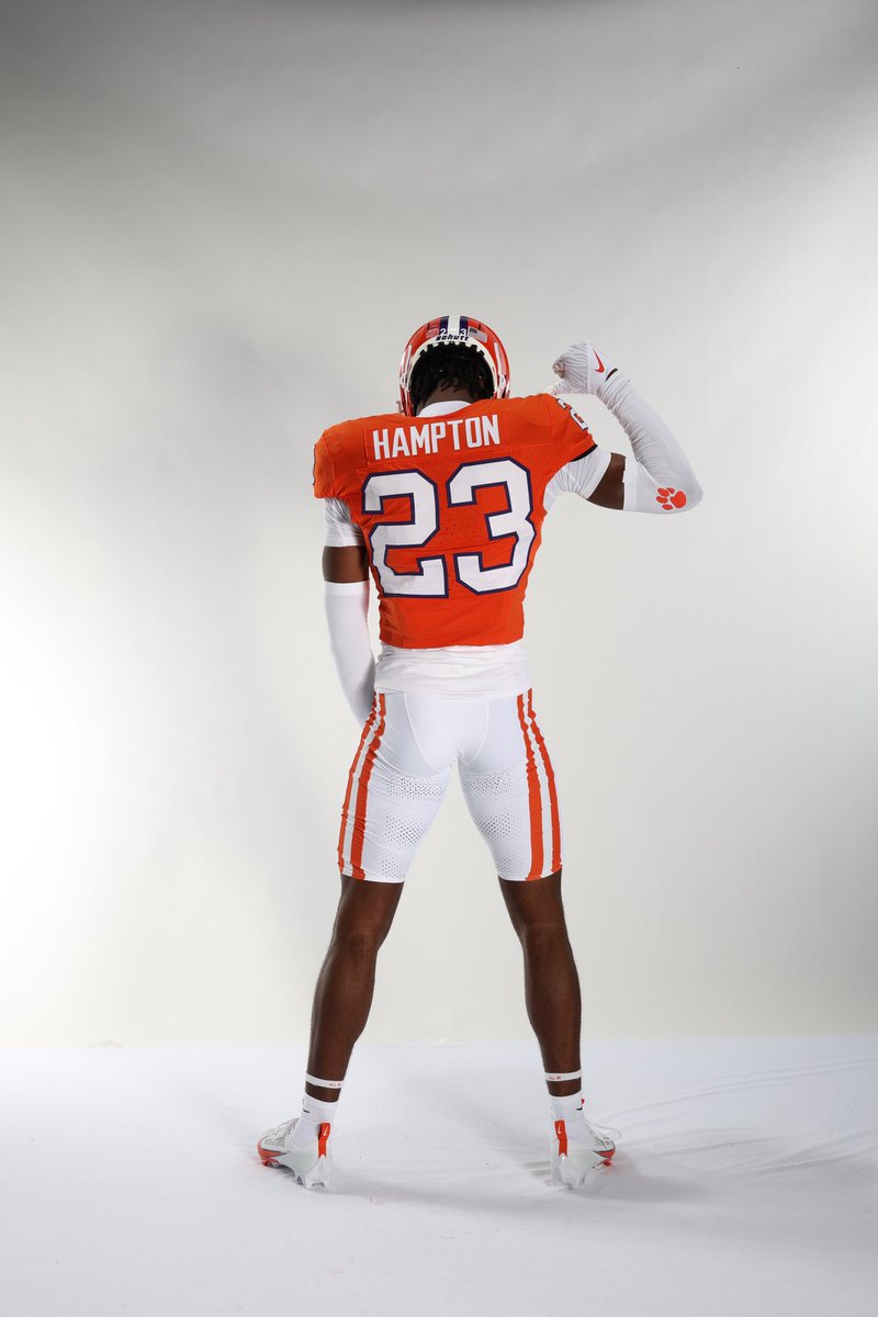 A2hton_'s tweet photo. Year 1 let’s do it!! 💯💯 @ClemsonFB #ALLIN https://t.co/vC1DrTqCzY