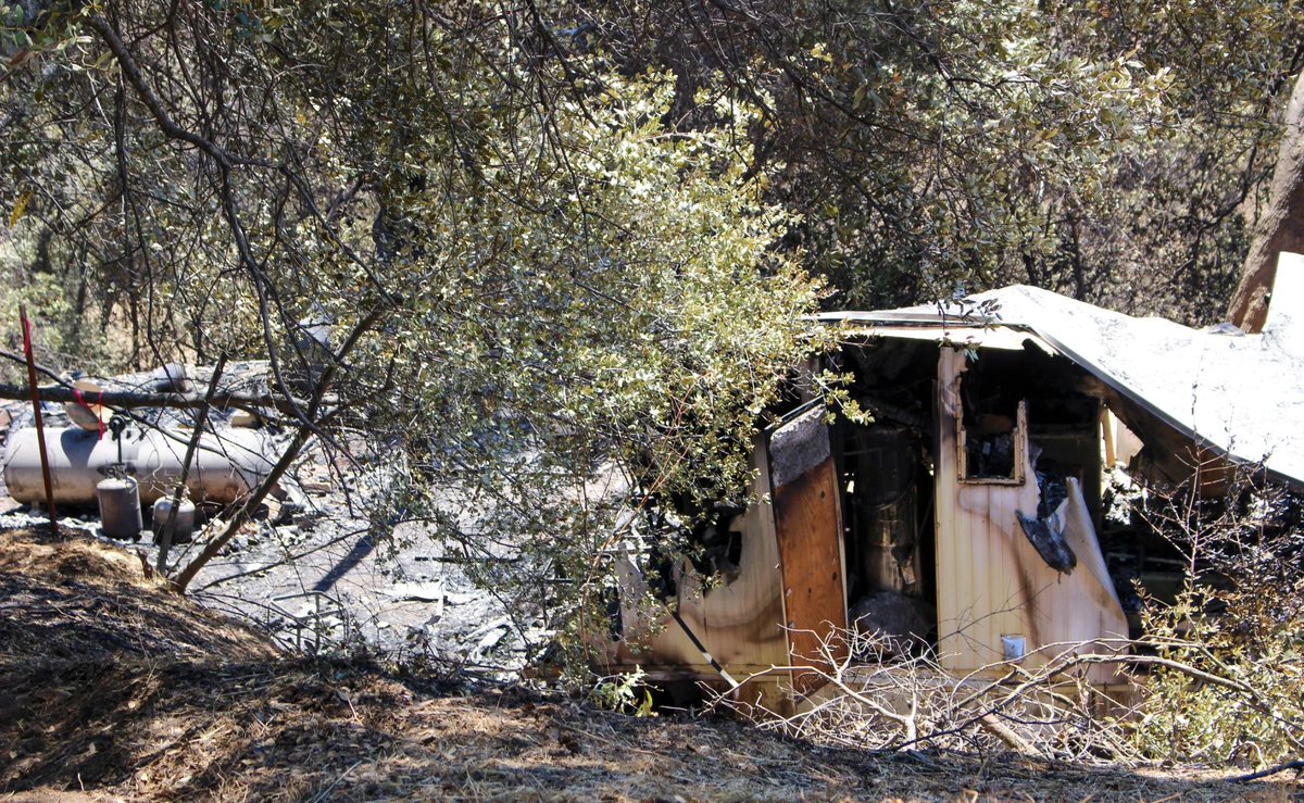 KVPR's tweet photo. What sparked the French Fire in Mariposa? A lawn mower, CalFire says https://t.co/bPMFB7IuGl https://t.co/tQdZGi7IjY