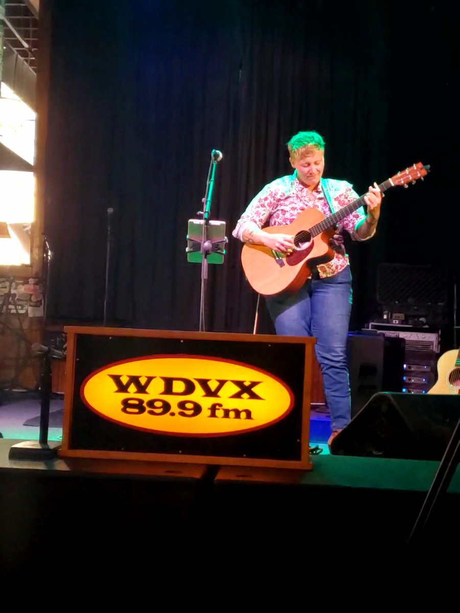AlecCCunningham's tweet photo. Gah, what a lovely little Friday in Knoxville!

Did y'all catch my good pal @stephcab25 shredding on the @WDVX Big Plate this afternoon?? �� https://t.co/jgbzeq6mJy