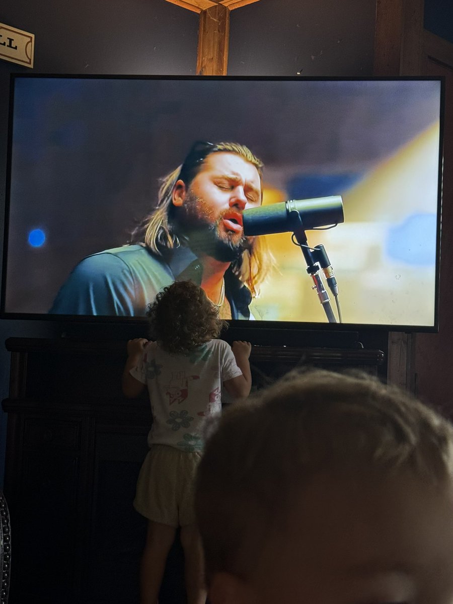 TheKimHayes's tweet photo. @KoeWetzel I have a message from
My 3 yr old daughter for you. She’s a pretty big fan lo https://t.co/HskEdx3pyP