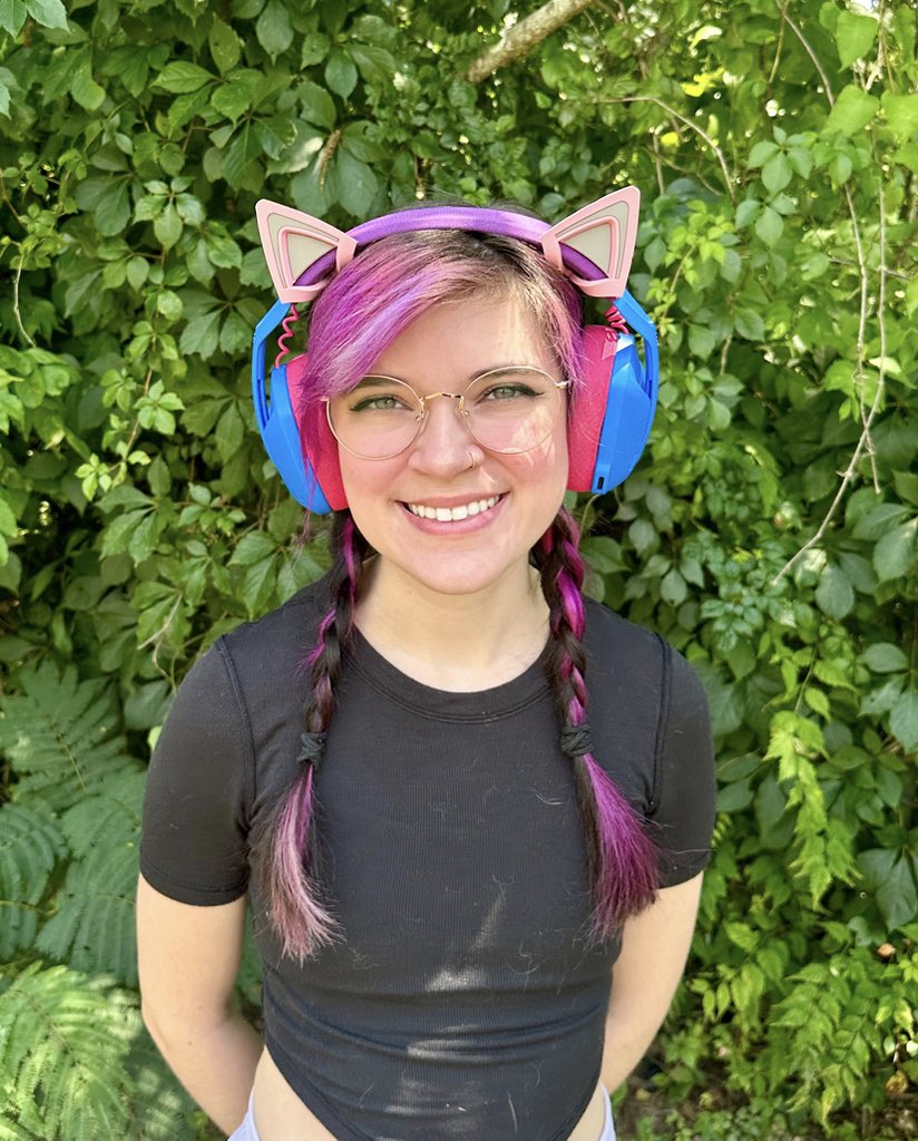 cuti3p13ttv's tweet photo. Stream starts in about 30 minutes!! Russ is making me grilled cheese so I gotta eat that and then Iโll be on ๐๐ #cs2 #counterstrike #twitchstreamer #twitch #twitchstream #girlgamer #gamergirl #gamer #cs2comp #cs2competitive #competitivegaming #csgo #counterstrike2 https://t.co/hXS6UxSQtX