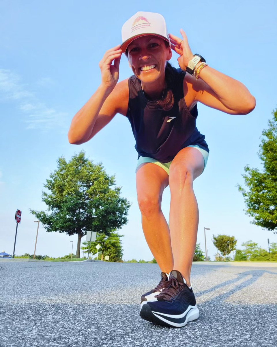 runSue19's tweet photo. I need more #runrises in my life! Did anyone else catch a beautiful sunrise today? Progression run with the sun coming up.♥️ #loveyourrun #marathontraining #teamultra #aer2024 #speedsauce #runrise https://t.co/CkbNPKYBSr