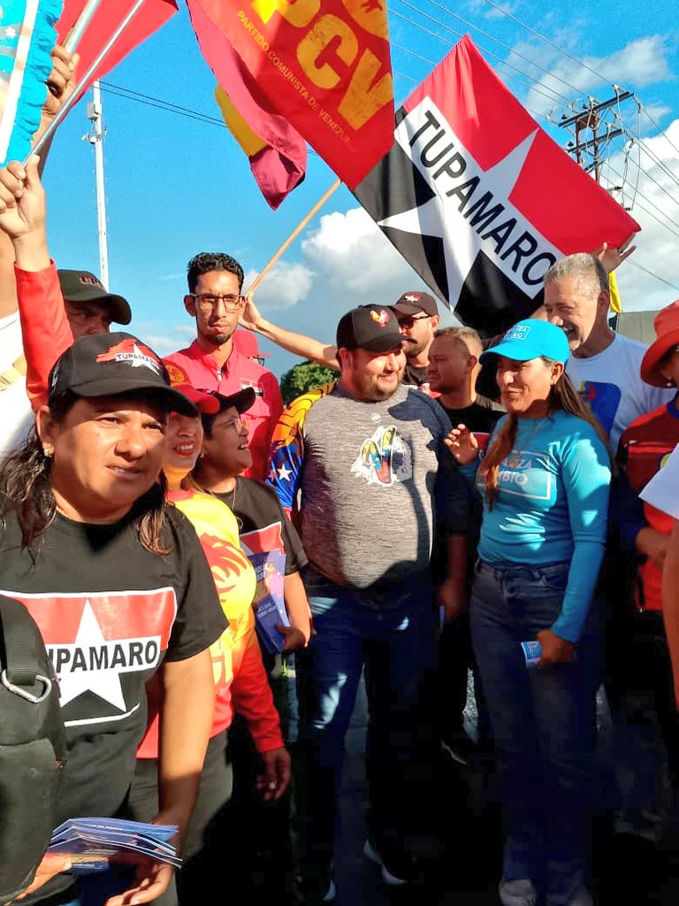 📢💬🚩🏴Sec. Gral. TUPAMARO <a href="/WBenavides_MRT/">Williams Benavides</a>: "Chávez nos enseñó el camino de la unidad revolucionaria ante cualquier pretensión de la oligarquía apatrida. Nos corresponde ser guardianes de nuestra democracia junto a <a href="/NicolasMaduro/">Nicolás Maduro</a> el candidato del pueblo". 🐓