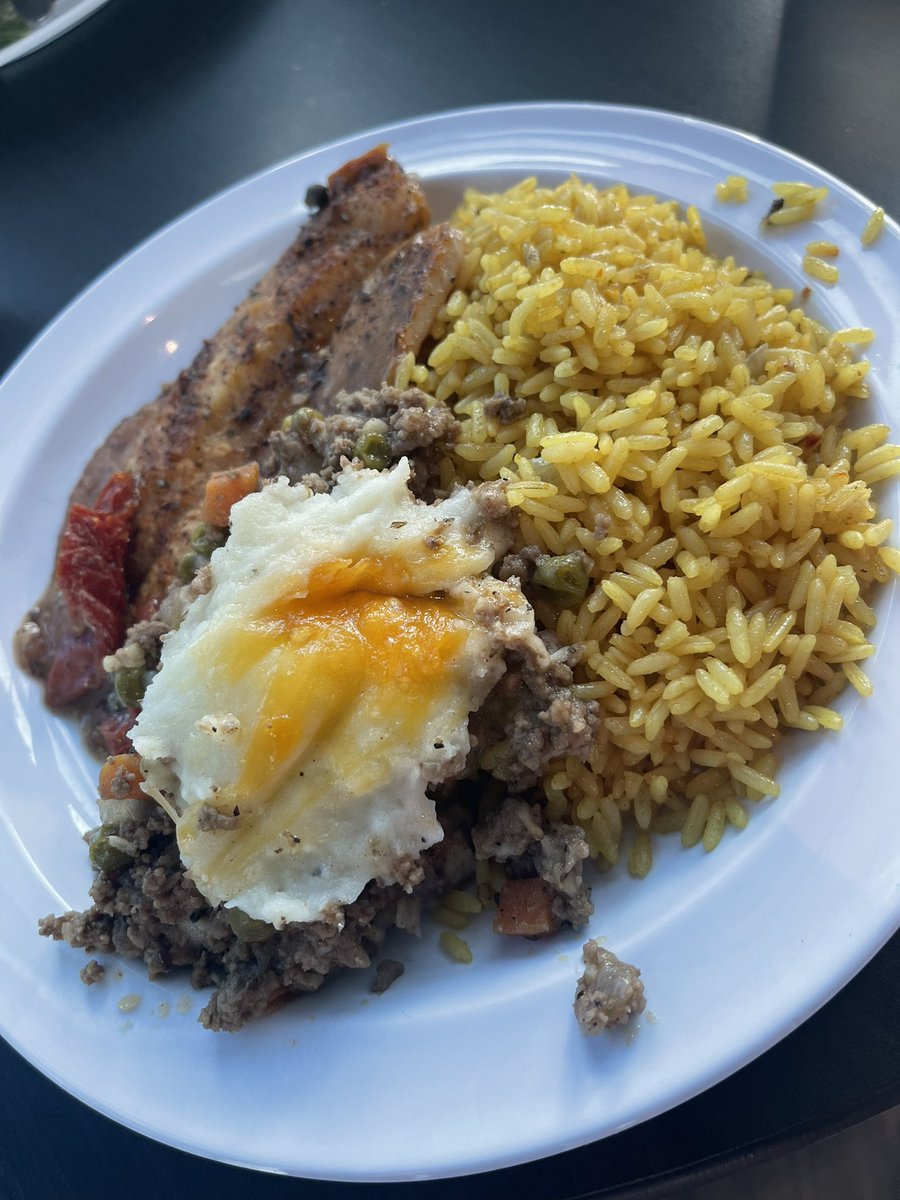 FACEMALONE's tweet image. Sheppards Pie, Fried Fish, Yellow Rice
#Combination