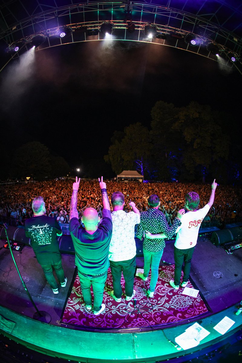 shedseven's tweet photo. York ❤️ actually lost for words 

 📸 Barnaby Fairly https://t.co/q7gXVBVXQS