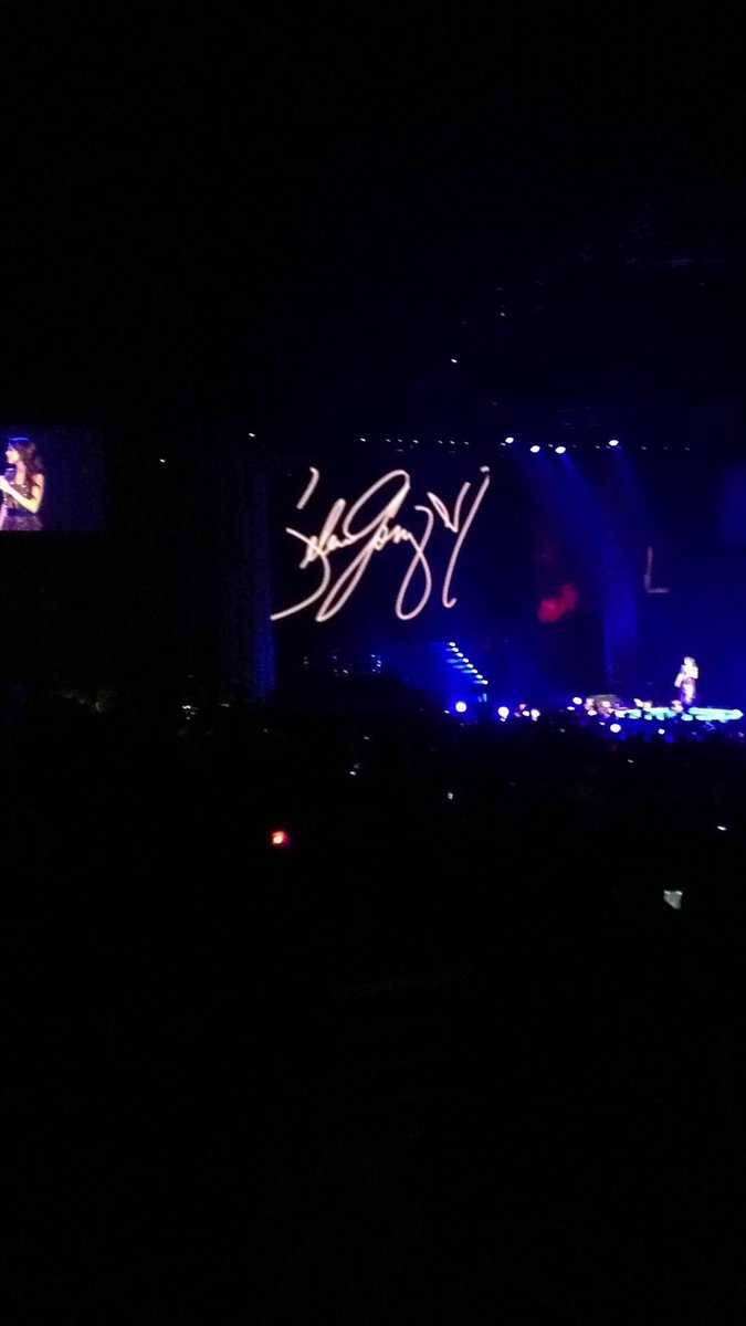 gomexjauregui's tweet photo. happy 11 years of stars dance!!! 😭🌟 my first concert ever was the stars dance tour 🫶 #11YearsofStarsDance https://t.co/5kCWttrgCO