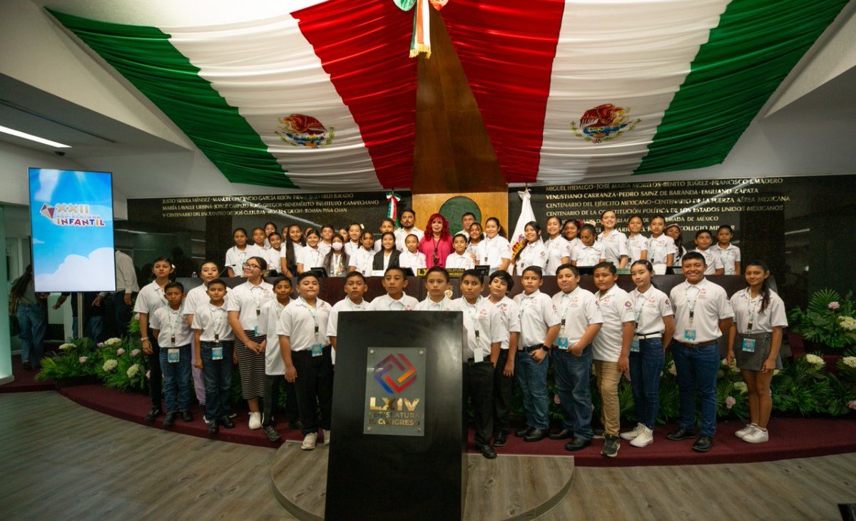 LaydaSansores's tweet photo. Ustedes, mis niños, son lo mejor de la nueva milpa que estamos construyendo entre todos, el maíz fresco que nos hace pensar que sí hay futuro.

Los escucho con mucha atención en esta Sesión de Instalación de la XXII Legislatura Infantil del @LegislaturaCamp y me emociono porque son muy generosos, su energía me llena el alma.

Las vida los escogió con un destino que sé que será muy luminoso, me encanta estar con mis niños diputados, a quienes llevo siempre en el corazón. Su tía Layda los quiere mucho!