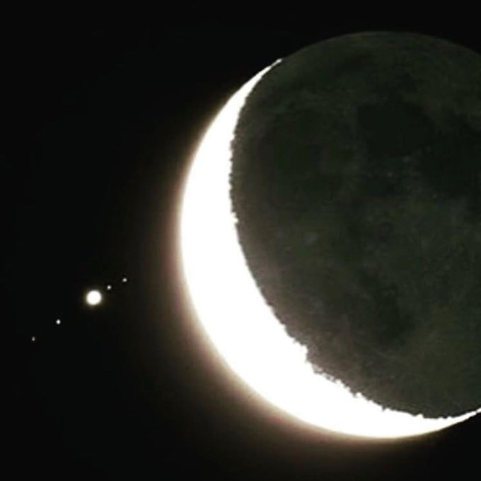 MARIALUISAMAR5's tweet photo. @raafat_saleh Good night 🌜⭐🌔🌕🌖⭐🌛 https://t.co/aynrH4oFUs