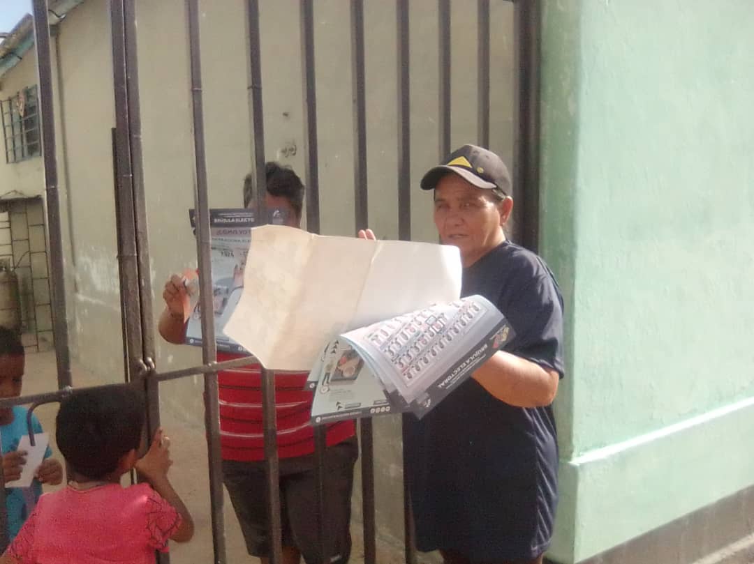 EnCiudadanoAnz_'s tweet photo. #19Jul Desde Boca de Uchire, Mun. San Juan de Capistrano, Rosa Pérez,  Pdte Municipal de @EnCiudadanoVzla y parte de su equipo llamando a votar por @EdmundoGU este #28Jul
Con @MariaCorinaYA y nuestra líder nacional @delsasolorzano #VamosAGanar  #VamosACobrar
#VenezuelaConEdmundo https://t.co/fFN4BKriDw