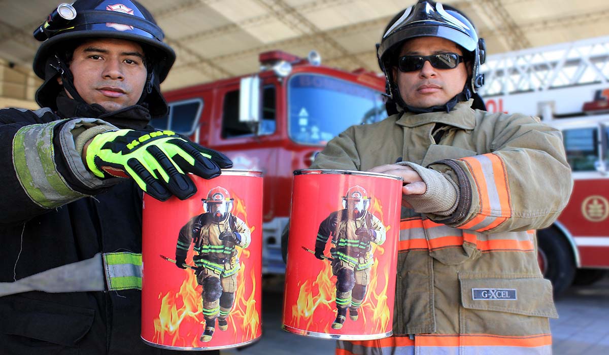 eldiabolivia's tweet photo. "Bomberotón 2024" busca recursos para potenciar a los héroes contra los incendios
Lea más información >> https://t.co/t9F4iiwcgc
#BomberosVoluntarios #Fundasol #FeriaExposición #SantaCruzBo
#ElDíaBolivia https://t.co/G2nj9fHDNx