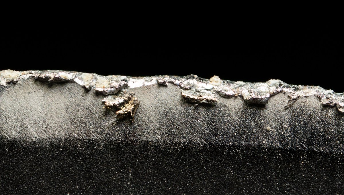 THEEOUTDOORS55's tweet photo. What the average "Tactical" knife edge looks like. https://t.co/4abBzETvg6