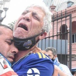 Blitzitsmybitch's tweet photo. #NuevaFotoDePerfil #julideciquetegustaenzo #seannovios
Acá compartíendo foto con el @2uPeStQS5sBlitz,prq apesar de ser de diferente equipo sufrimos lo mismo por juli enzo https://t.co/ePNpgiLUO3