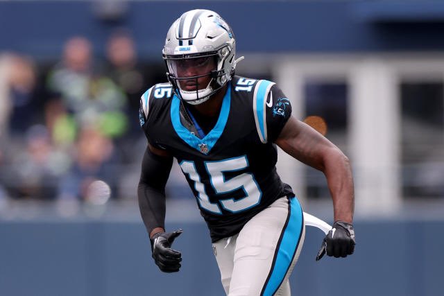 CoachRogers88's tweet photo. Shot out to Carolina Panthers WR @ogmingo1k and Brandon High School graduate for donating to Holmes County Central Jaguar Football!!! We are very appreciative and wish you continued SUCCESS my Brother!!! 
#LOCKD_IN
#TY6🕊️ https://t.co/iIJdrWiwhs