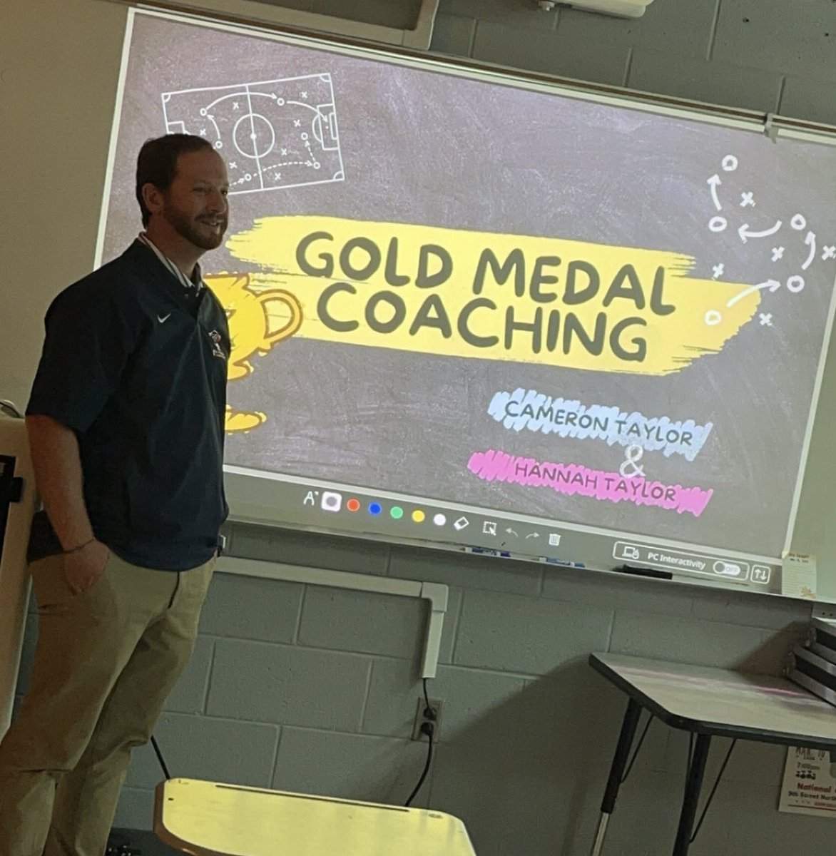 Mrs. Taylor tweet media