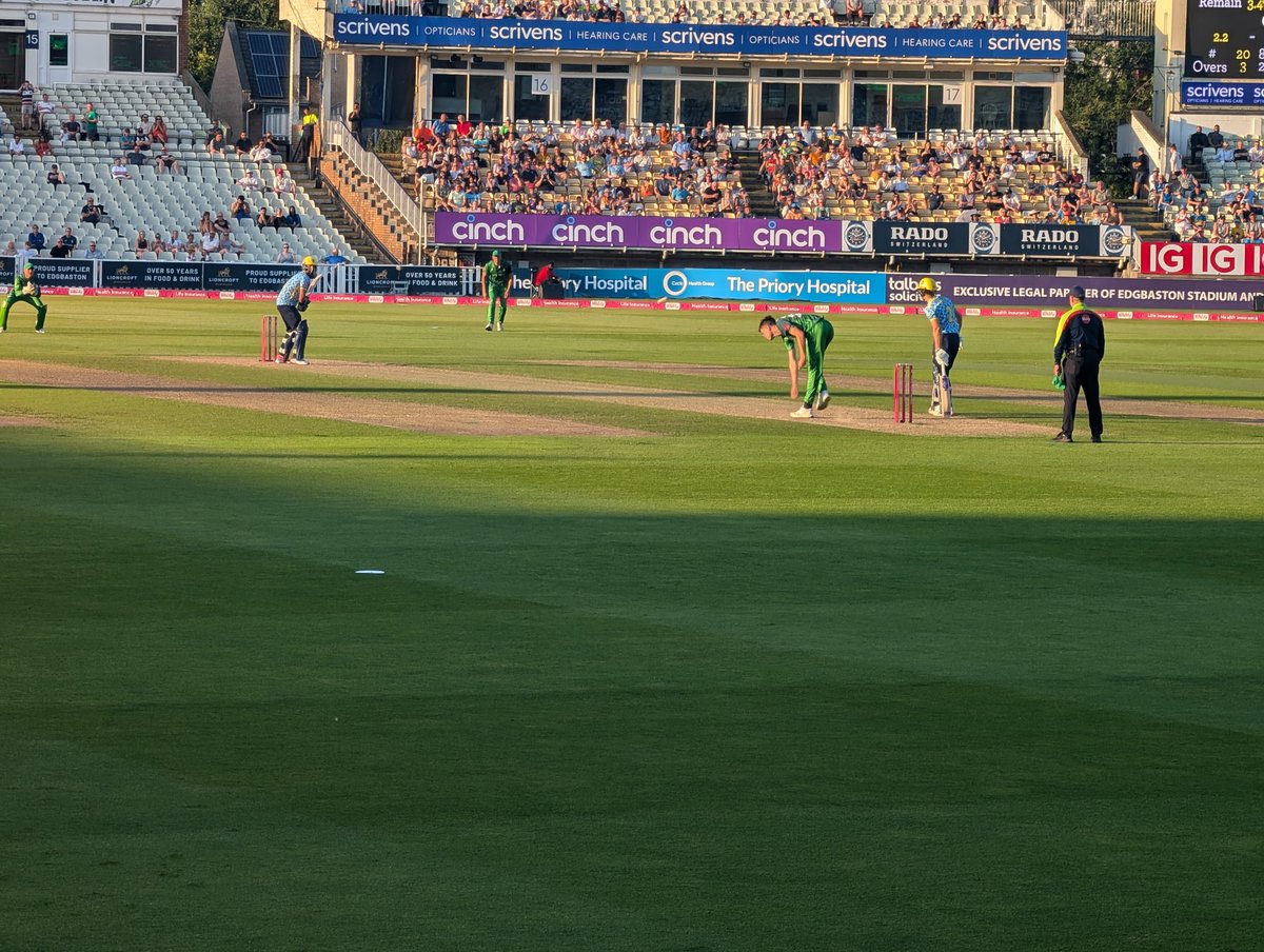 ACHodges87's tweet photo. This man was in our way unfortunately @beckytLCFC. I was at the game and @MoeenMunirAli_'s knock took the game away from us https://t.co/N29ct310RB