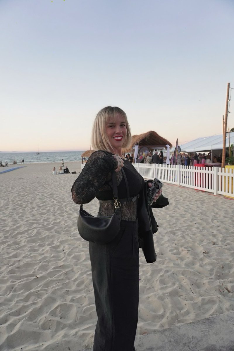 betty_nft's tweet image. GM. I am Betty. I’m the Horde Mother and cofounder of @Deadfellaz, I’ve been here grinding and levelling up with complete dedication since 2021, and I’m not leaving 🧟♀️ deadfellaz.medium.com/a-letter-from-…