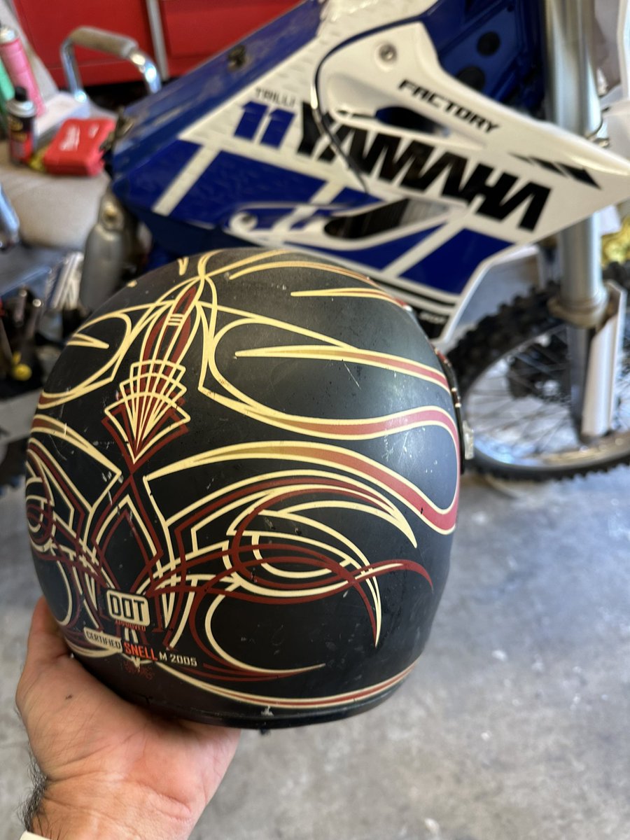 aavery15's tweet photo. @pulpmx Took me a minute to find but the helmet! https://t.co/TPTvWugtSw