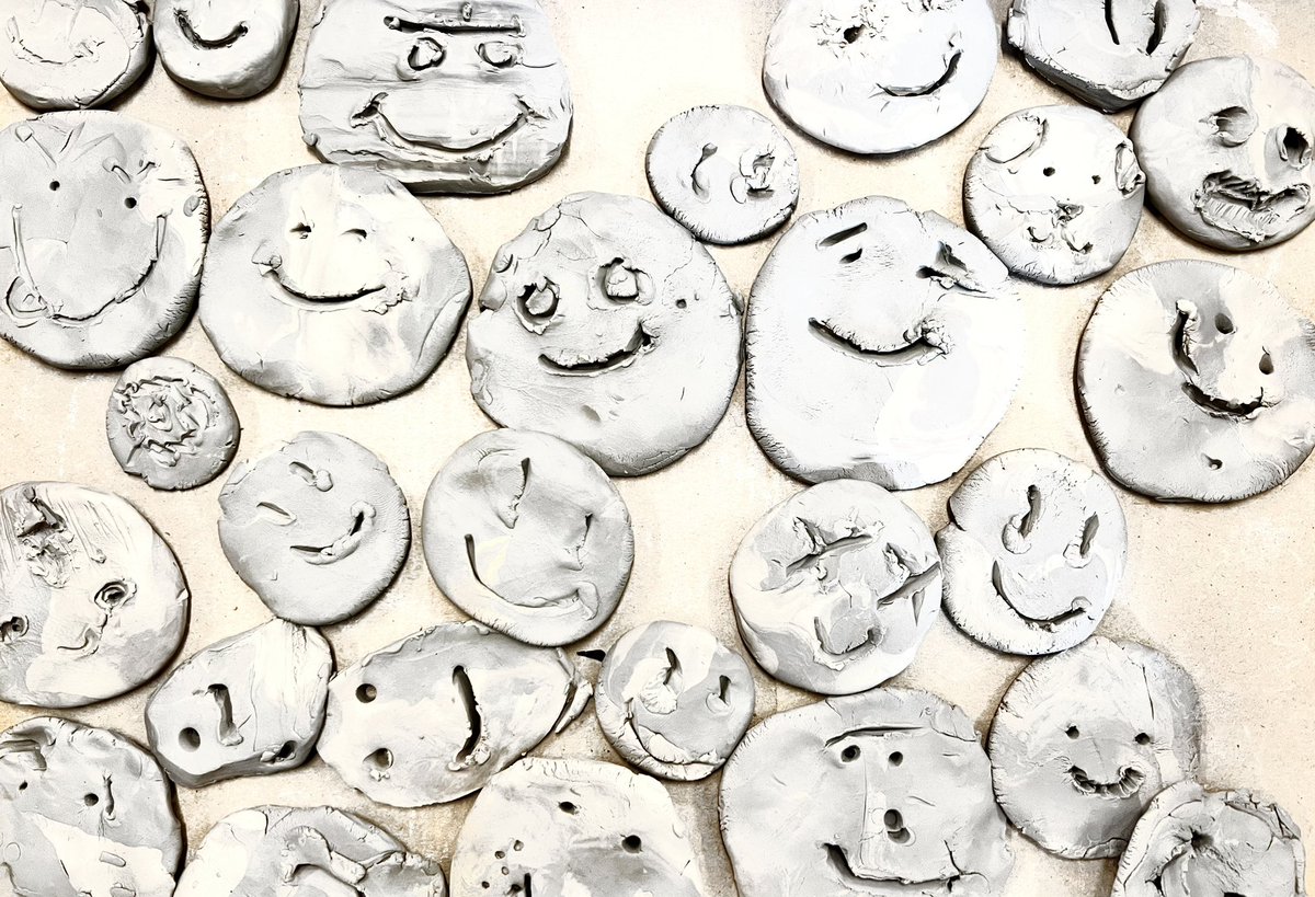 OCEArtRoom's tweet photo. Hey Apex ! L👀k OuT for the OCE Dot Day/Smile Project! 🙂🔵 coming in September 2024🤩⚫️💖.  #SpreadKindness #ShareASmile #TheSmileProject #internationaldotday #CommunityArt #ApexNC @OliveChapelElem @ErinKelleyMay @jmboyer @AshleyPCharles @ApexPSF @townofapex @apexartscouncil https://t.co/vBlgH2ZBkM