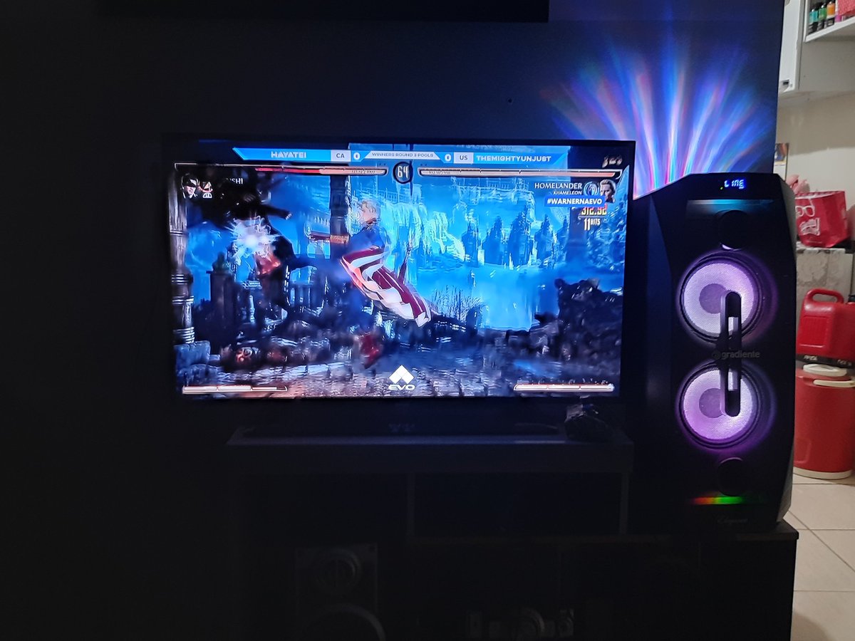 Evertonadvn's tweet photo. Garantindi que a vizinhança escute a melhor narração da evo #warnernaevo https://t.co/TimfYGrDpl