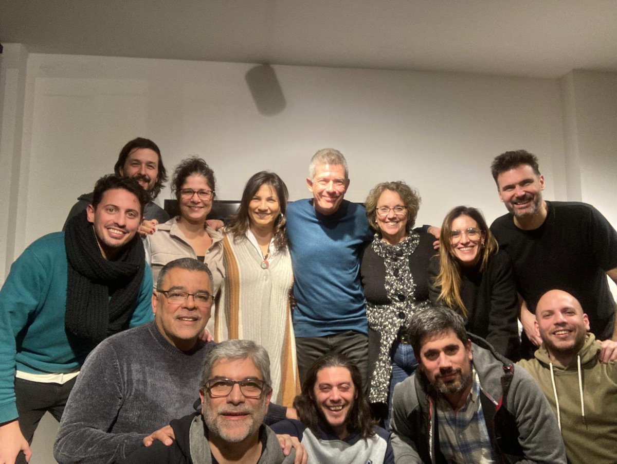 Blanca Rodriguez - Hija de inmigrantes. (@blancarodgon) on Twitter photo Como no podía ser de otra manera la despedida de Jano Gabard de @ElEspectador810 fue un derroche de afecto e historias contadas por él con la gracia que lo caracteriza. Un profesional de fuste que le dio tanto al periodismo radial de nuestro país. Gracias <a href="/GabardStadler/">Alejandro Gabard Stadler</a>. Como no podía ser de otra manera la despedida de Jano Gabard de @ElEspectador810 fue un derroche de afecto e historias contadas por él con la gracia que lo caracteriza. Un profesional de fuste que le dio tanto al periodismo radial de nuestro país. Gracias <a href="/GabardStadler/">Alejandro Gabard Stadler</a>.
