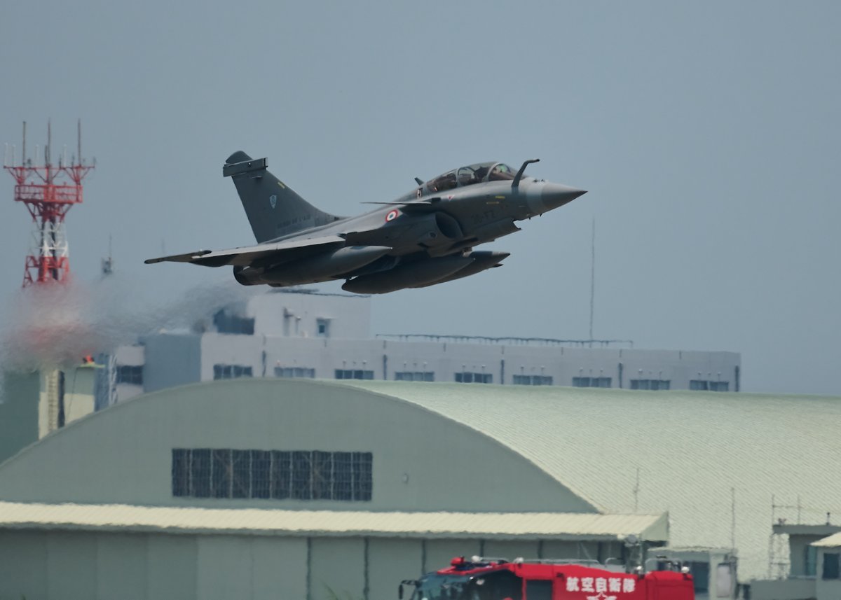 1NN0VAT0R's tweet photo. 2024/07/20 百里基地 RJAH RWY21L 
フランス航空宇宙軍 ラファール
Armée de l'Air et de l'Espace Française Rafale

また来てね！

https://t.co/Ee5ANcnnHS https://t.co/4jP2SEwiUi