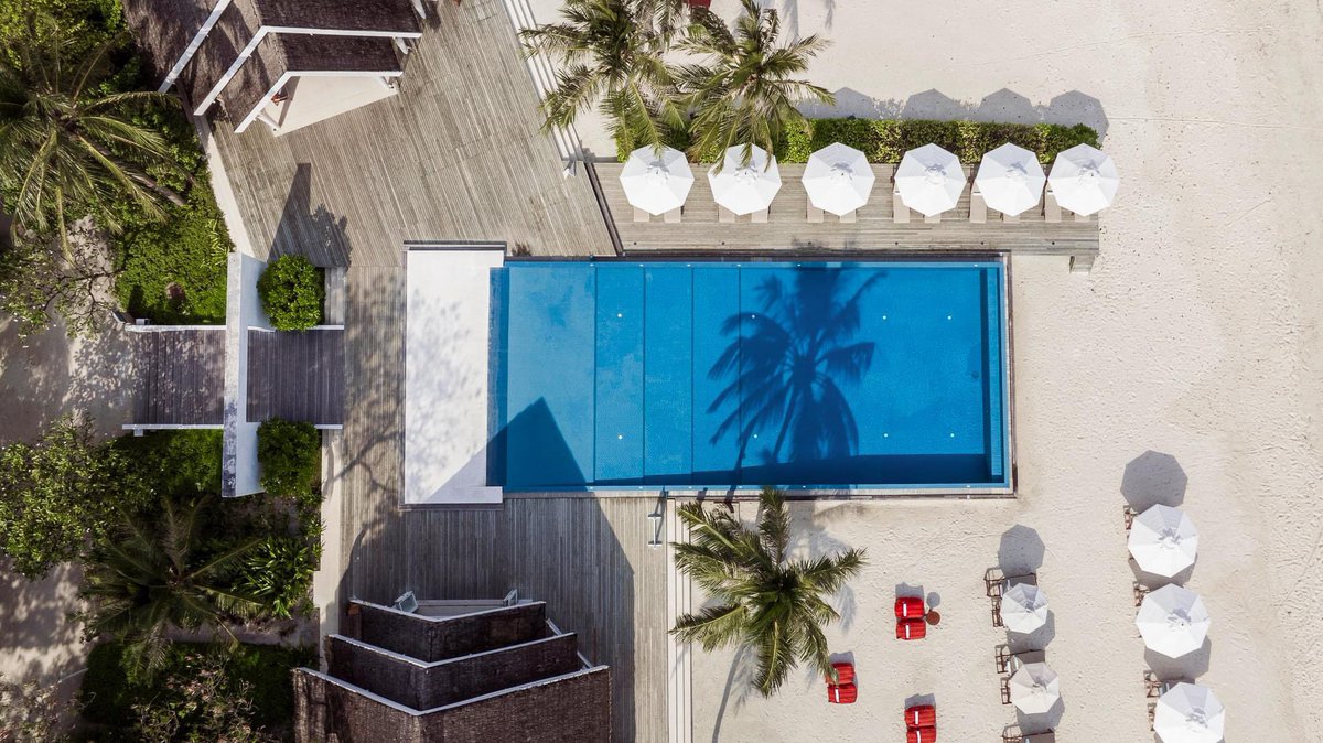 Where the sky meets the sea, and time stands still. 🌊✨ Diving into infinity at our serene oasis.  

#luxsouthariatoll #maldives #lifextraordinary #SummerEscapes #BlueHaven