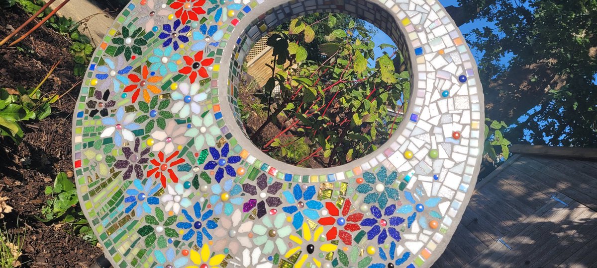 Our latest outdoor art work created by Year 6 leaver legacy
#denisejacque #mosaics #farnham
denisejacques.artist.mosaics