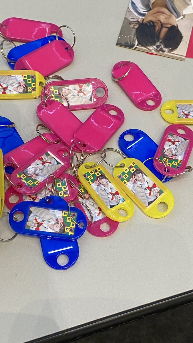 sunoostation's tweet photo. keychains are here already! #SUNOOstation https://t.co/IaQ7FC74OF