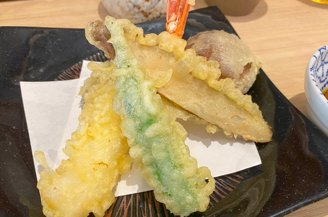 TravelMomos's tweet photo. 本格 #手打ちそば と #天ぷら のお店で #一人飲み をしてきました!
#福��グルメ #博多グルメ ＃蕎麦 #福岡飲み #昼飲み #ランチ  #soba #tempura #japan #japantravel #fukuoka #hakata #lunch #일본 #후쿠오카 #하카타 #맛집 #美食 #日本旅行 
YouTube動画もぜひご覧ください
https://t.co/w8eJjopkft https://t.co/6nbaIrFeHi