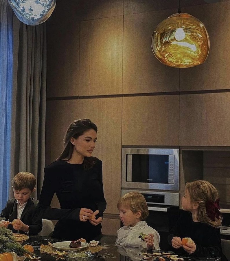 2030: "Mom, why is our family rich?"

"Because dad never sold #BTC "