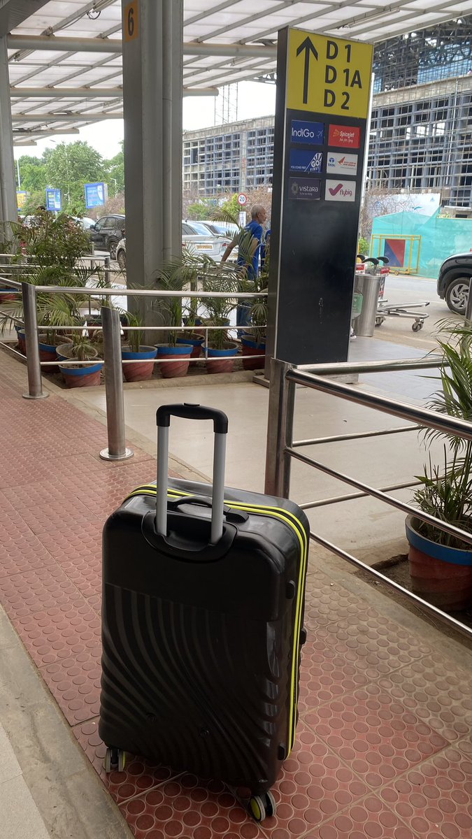 letmecapture's tweet photo. @IndiGo6E I traveled from Patna to Pune on 19th July, but I haven't received my checked-in baggage yet. That contains my essential documents and gadgets .
Can you please assist with this issue? #IndiGo #LostBaggage @IndiGo6E https://t.co/nDTvU1GEQX