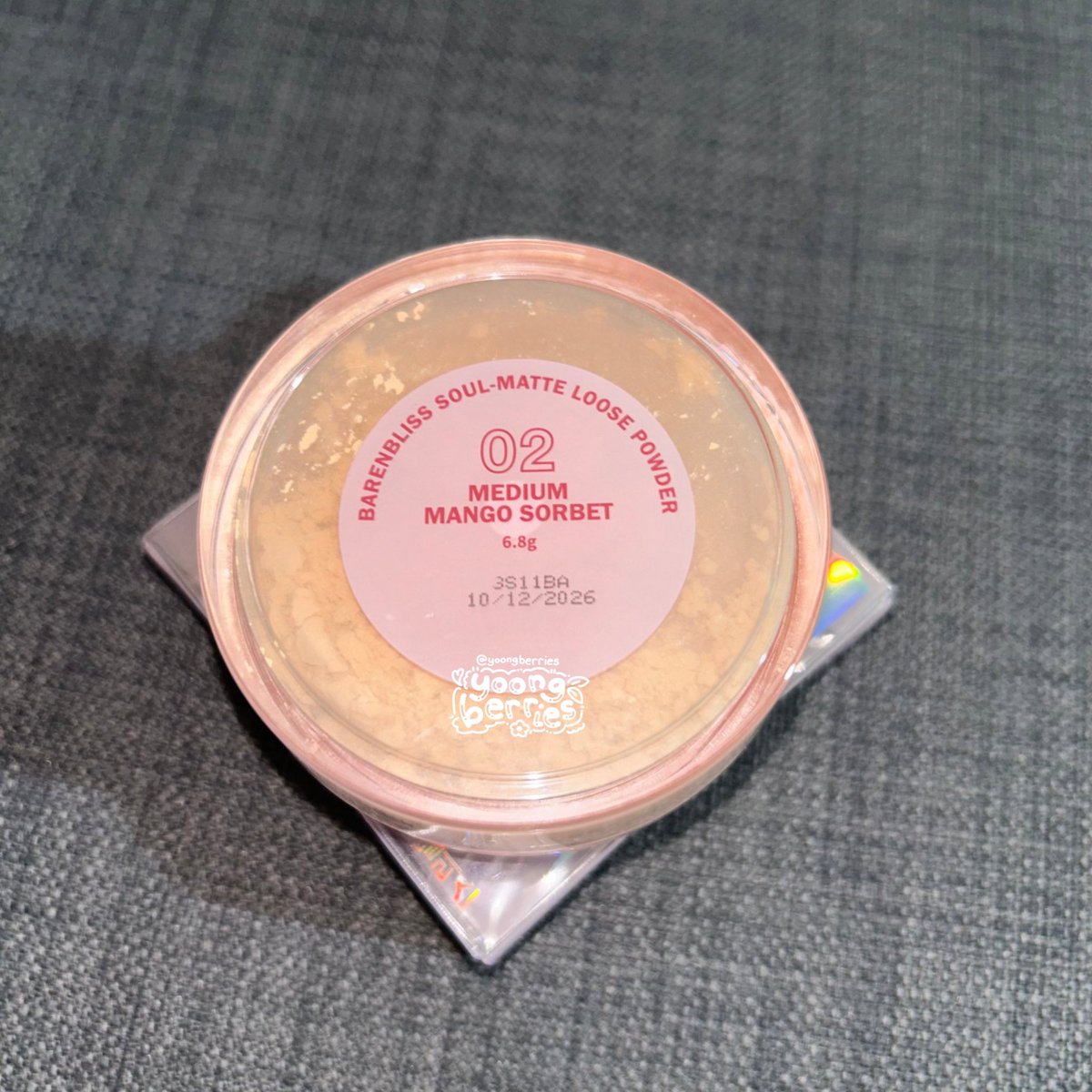 yoongberries's tweet photo. freebie:

(clean sponge; used half) https://t.co/mSLnFCAOqb
