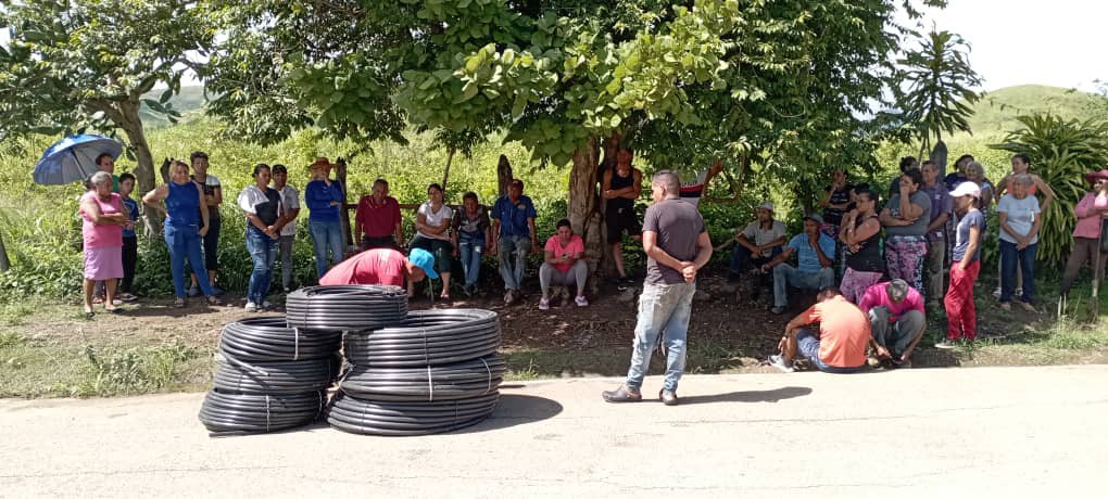 JoseLuisMisinta's tweet image. #19Julio | Asistimos a las asambleas en 4 #comunas del territorio de #Cumanacoa Estado Sucre, junto a los camaradas de @hidrocaribe para brindar apoyo técnico en la ejecución de sus proyectos para el suministro de agua potable.

@NicolasMaduro 
@AngelPComuna 
@ComunasVE_