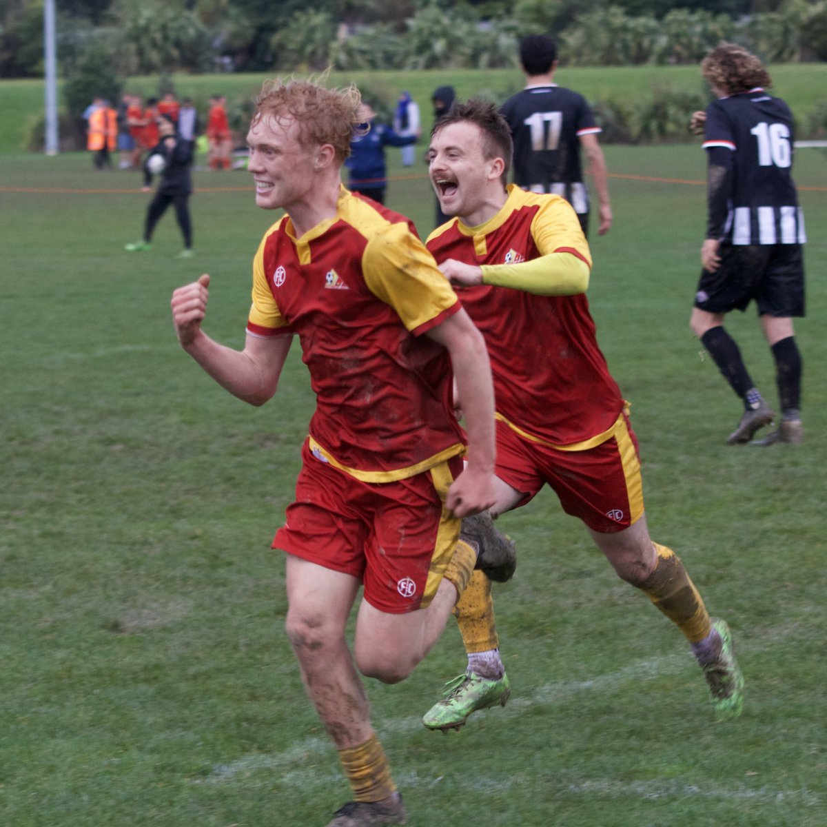 Men’s Central League | FT

Stop Out 3-2 Karori

#NZNationalLeague