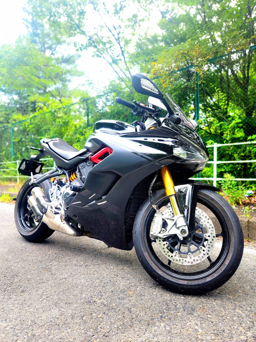 trpclfshrick's tweet photo. 性別:🚹
年齢:31
住み:愛知よりの岐阜
身長:174
車種:Supersport939S
好き:バイクと動物とゲーム
一言:大型初心者です🔰よろしくお願いします!
#DOCATI
#バイク乗りとして軽く自己紹介
#バイク好きと繋がりたい https://t.co/FSwgMcm2Za