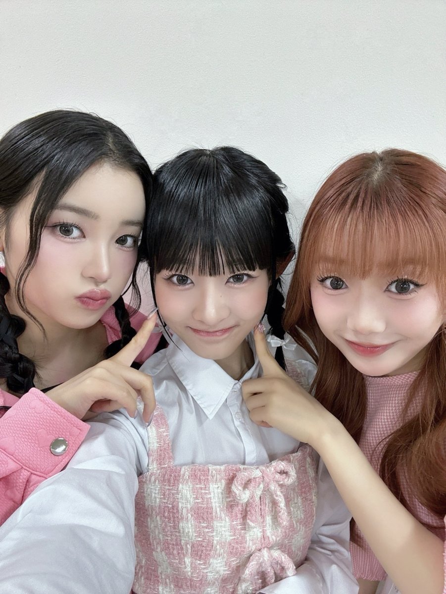 official__ME_I_'s tweet photo. 🫧 : #今日のミーアイ

20240720
@ #MUSICFAIR 

#MIU #SHIZUKU #KEIKO 
＿＿＿＿＿＿＿＿＿＿＿＿＿＿＿

ME:I 2ND SINGLE "Hi-Five"
2024.08.28 Release

"Click" Official MV
🔗 https://t.co/uyNiJbb7oY

#오늘의미아이 
#ME_I #ミーアイ #미아이 https://t.co/Y3VMiNLTFG