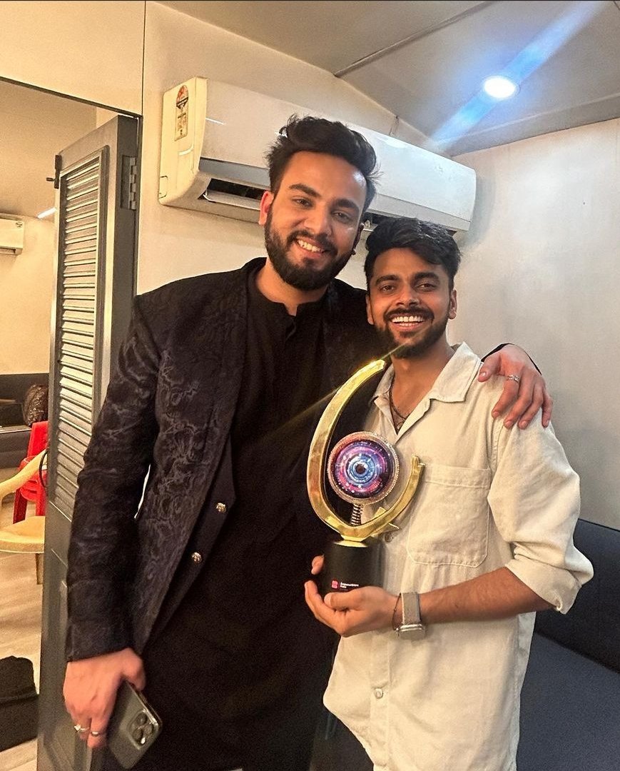 MemeMachine62's tweet photo. Elvish yadav always king. 

#ElvishYadav𓃵 #ElvishArmy #BiggbossOTT3 #LuvKataria #

OTT KING ELVISH https://t.co/Wmskv5M3Rk