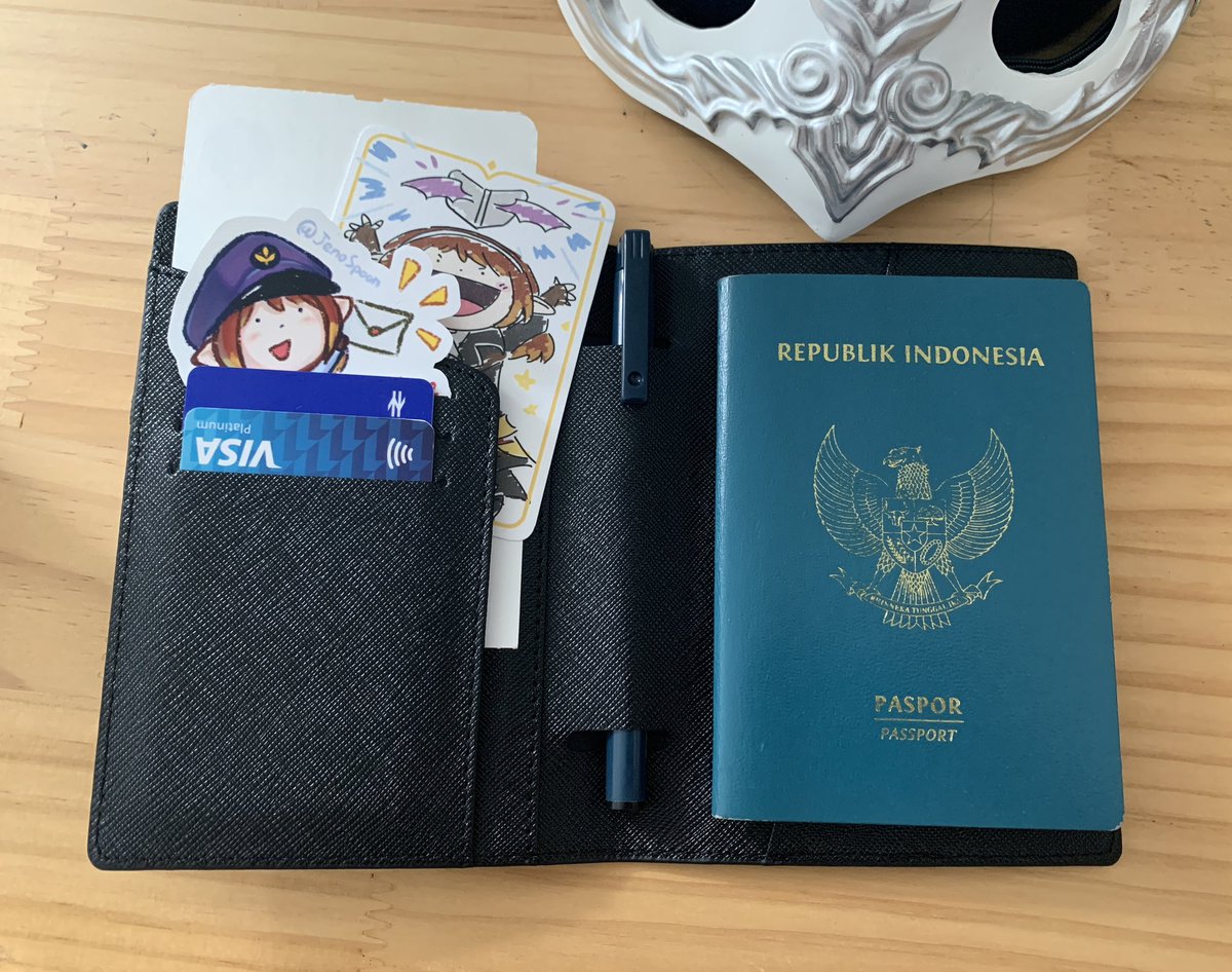 JenoSpoon's tweet photo. Azem passport cover is here!!
It’s quite big but it fits 3 cards, tickets, and even a pen! The cover can also fit a small notebook! It’s pretty versatile :0

It’ll be be up on my store on July 28th 9pm GMT+8! It’s not a preorder and stocks will be limited!

RT Appreciated! https://t.co/SD2kic1CwG