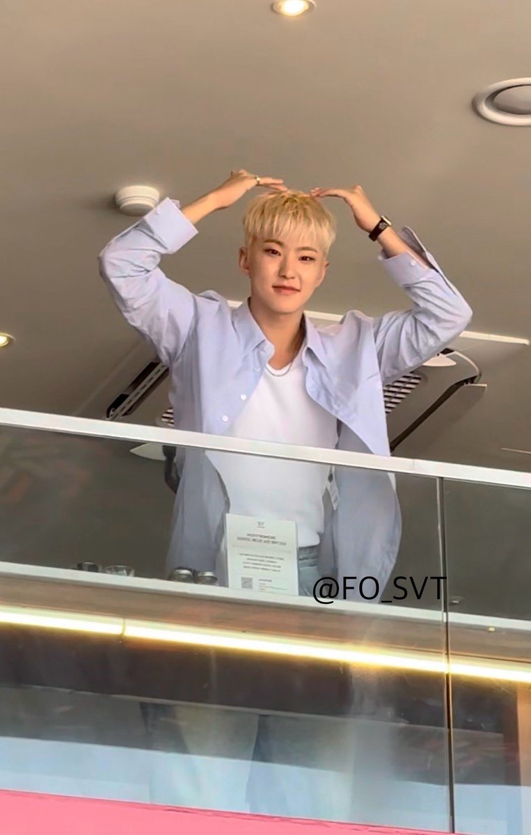 FO_SVT's tweet photo. 종가 부산에 호시가 나타났다🐯 https://t.co/fhv7HYyxP2