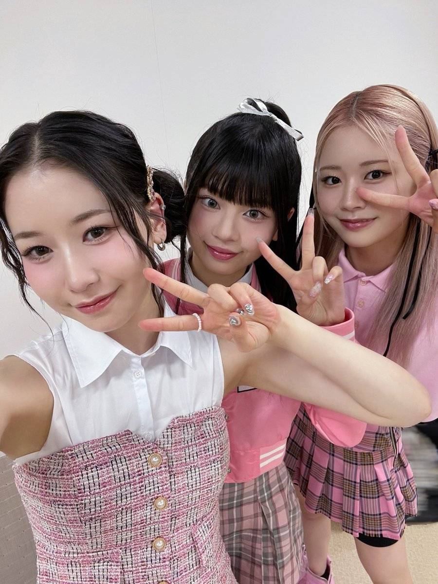 official__ME_I_'s tweet photo. 🫧 : #今日のミーアイ

20240720
@ #MUSICFAIR 

#MOMONA #RINON #KOKONA 
＿＿＿＿＿＿＿＿＿＿＿＿＿＿＿

ME:I 2ND SINGLE "Hi-Five"
2024.08.28 Release

"Click" Official MV
🔗 https://t.co/uyNiJbb7oY

#오늘의미아이 
#ME_I #ミーアイ #미아이 https://t.co/Xft9w84eQ8
