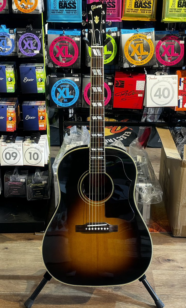 入荷情報

・Gibson ES-335 Sixties Cherry

・Gibson Southern Jumbo Original