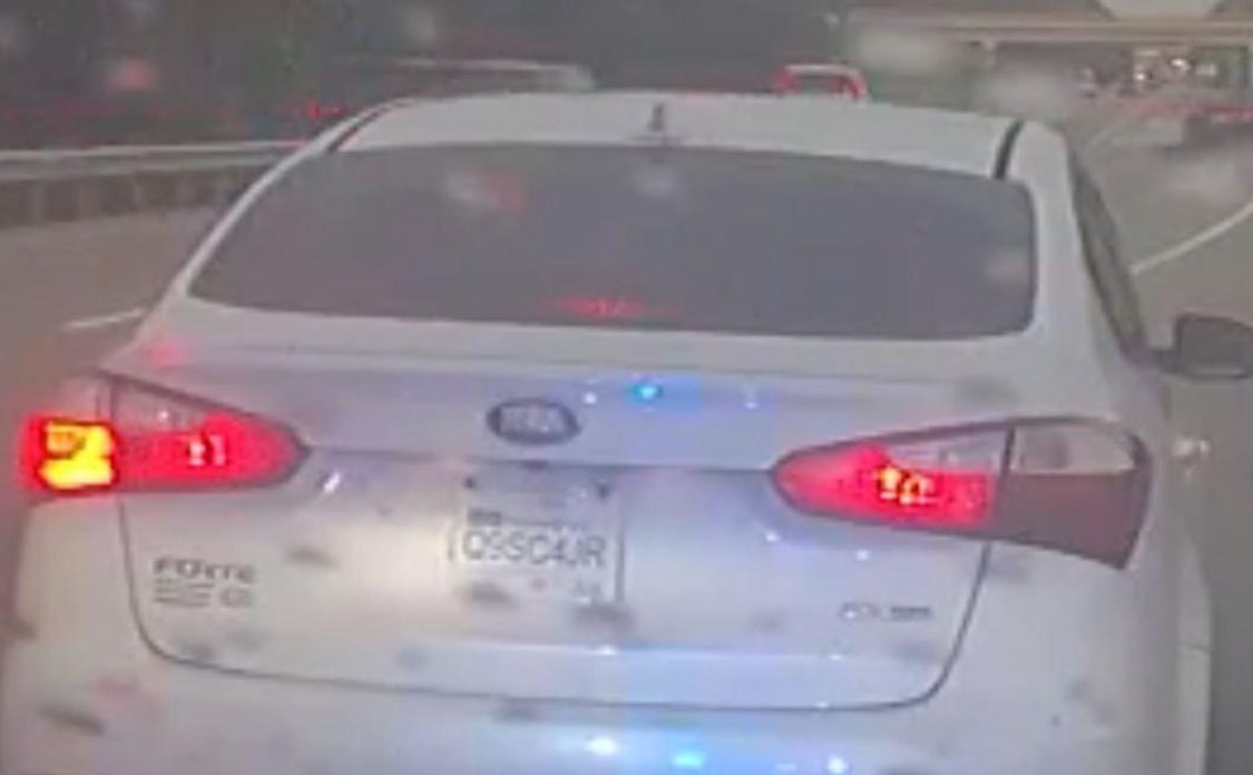 The public safety alert is a broken link that goes to t.e2ma.net/message/jqahgf…

From the Tennessee Bureau of Investigation

“shooting a Tennessee Highway Patrol Trooper in Putnam County”

Looking for this car.