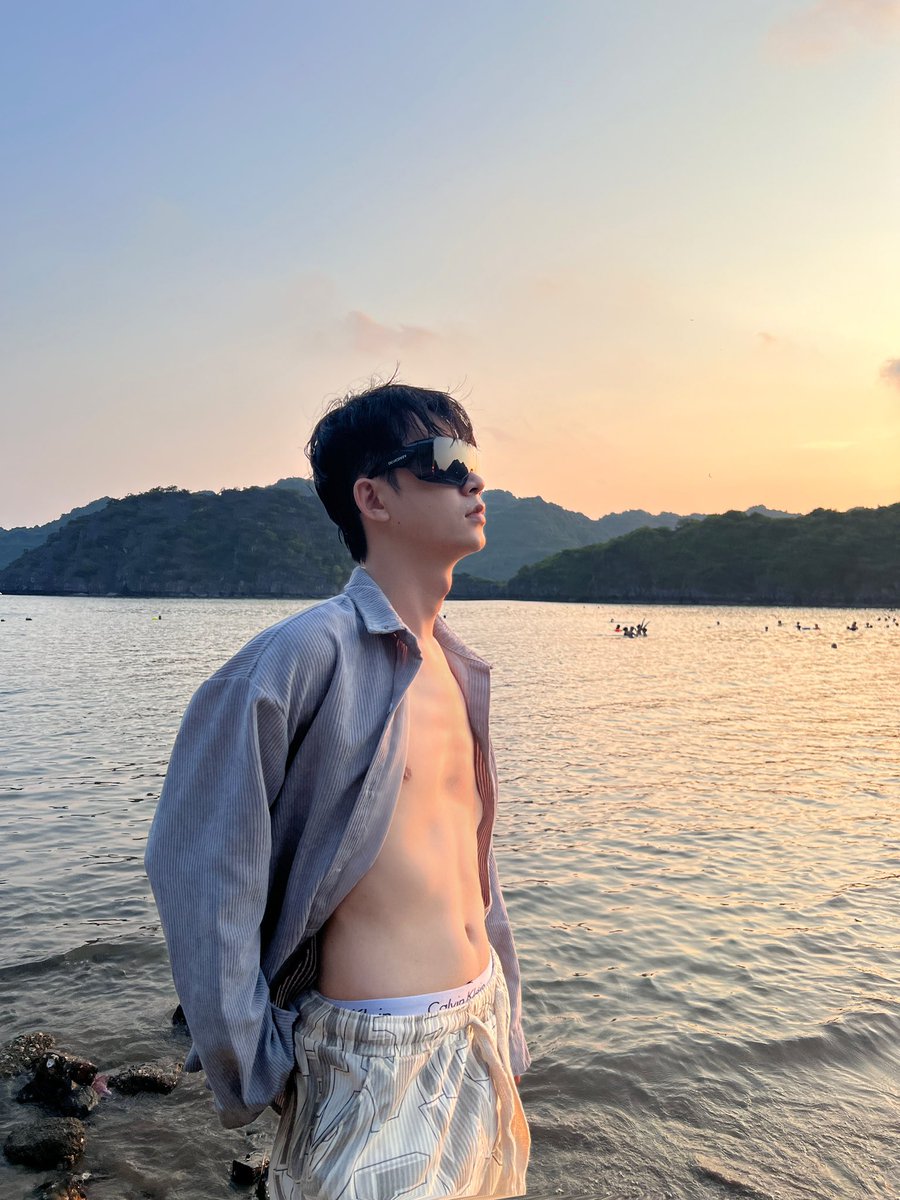 LouKeyyyy_'s tweet photo. Cat ba co gi vui hong nhi 🤦🏻 https://t.co/7bzIZP9sqn