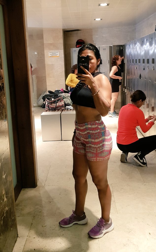 Iddannia's tweet photo. 🥴 y se acabó la semanaaa https://t.co/QPjHeVbOKY