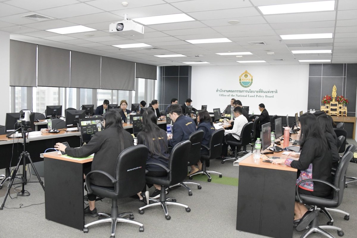 ONLB_Official's tweet photo. เมื่อวันที่ 12 กรกฎาคม 2567
สคทช. จัดประชุมหารือการแก้ไขปัญหาที่ดิน
ในพื้นที่ภูทับเบิก จังหวัดเพชรบูรณ์
ตามมติคณะรัฐมนตรี เมื่อวันที่ 25 มิถุนายน 2567

#ONLB #สคทช 
#ประชุม #แก้ไขปัญหา #ที่ดิน 
#ภูทับเบิก #เพชรบูรณ์ #รัฐมนตรี https://t.co/TzIFcvdmql