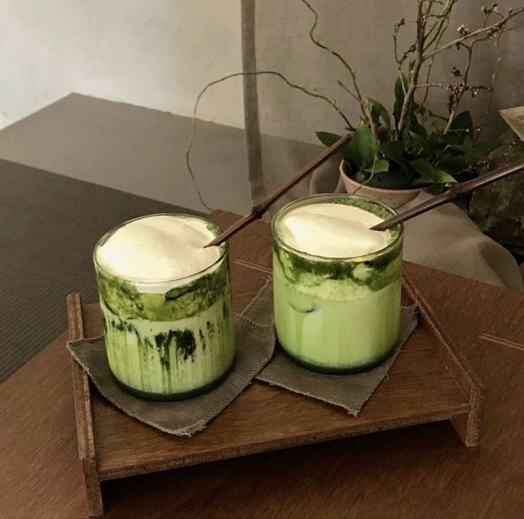 etherealdior's tweet photo. one matcha latte, please https://t.co/Lsm7r8f5ti